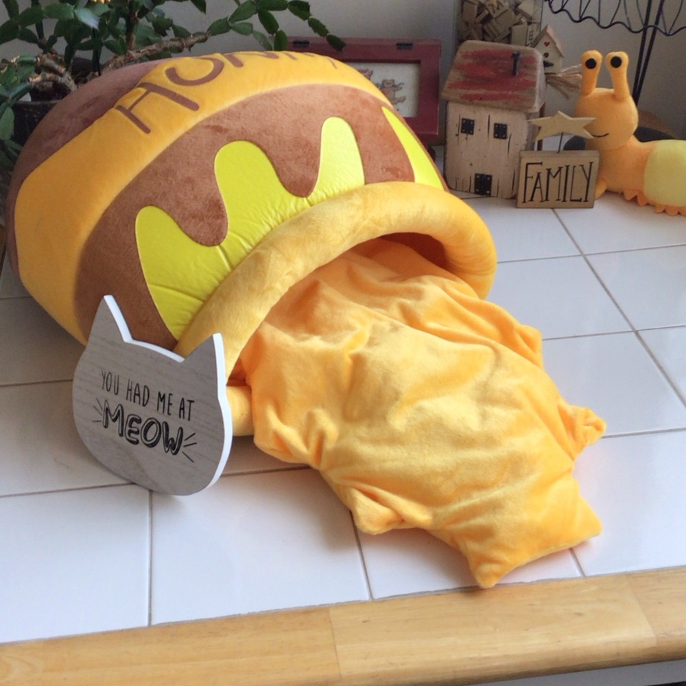 Cat Nest Hunny Pot Pet Bed
